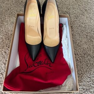 Saks Fifth Avenue Black Pointed Toe Heels